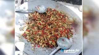 غذای محلی در اقامتگاه بوم گردی نشینگه ی بنار - مریوان - کردستان